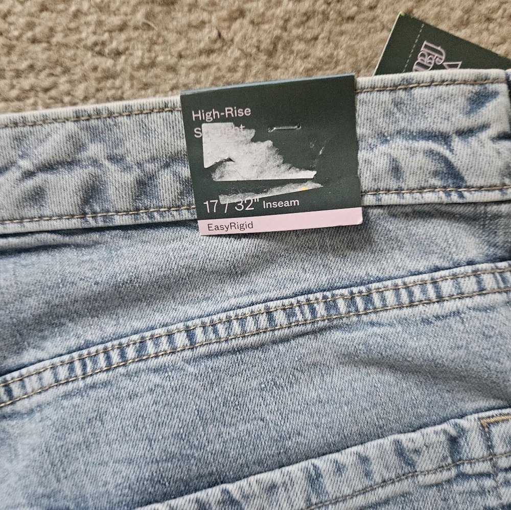 High Rise Straight Leg Raw Hem Light Wash Jeans Juniors 17 -NWT
